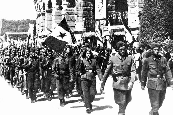 Ulazak u Pulu jedinica narodnooslobodilačke vojske početkom svibnja 1945. godine